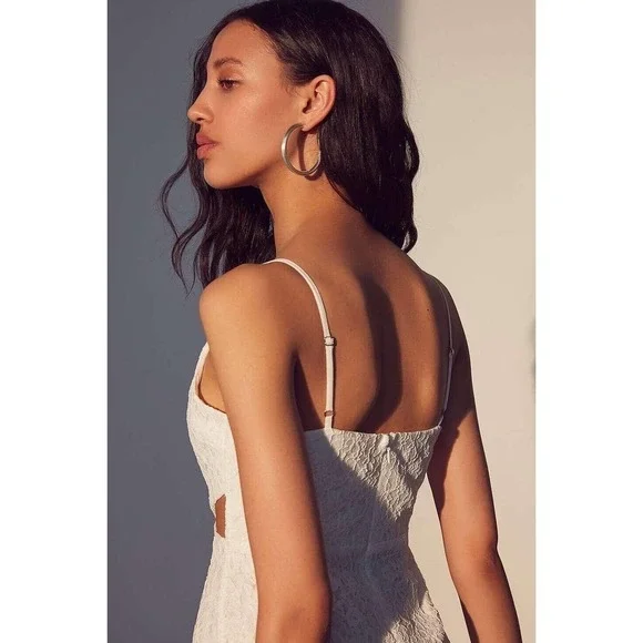 Line & Dot Urban Outfitters Surplice Cutout White Lace Mini Dress Medium NWT - Picture 5 of 8